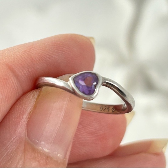 Genuine Heart Shaped Faceted Cut Amethyst 925 Sterling Ring - Picture 2 of 7